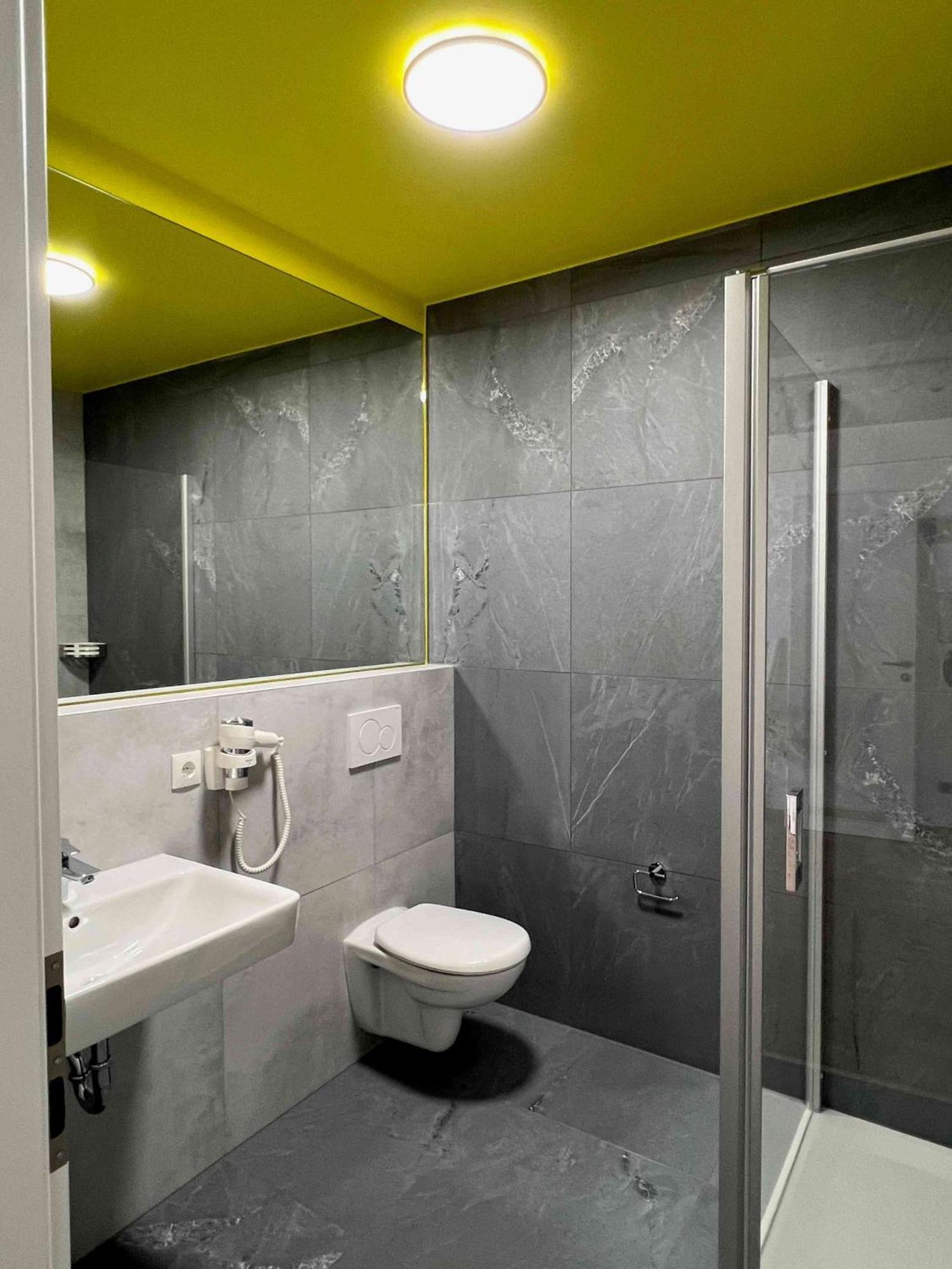 City Hotel Und City Apartments Centrum ไคเซอร์สเลาเทิร์น ภายนอก รูปภาพ